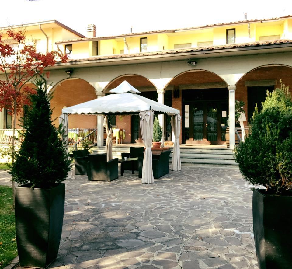 Hotel Ristorante Gallo D'Oro Vignola  Eksteriør billede